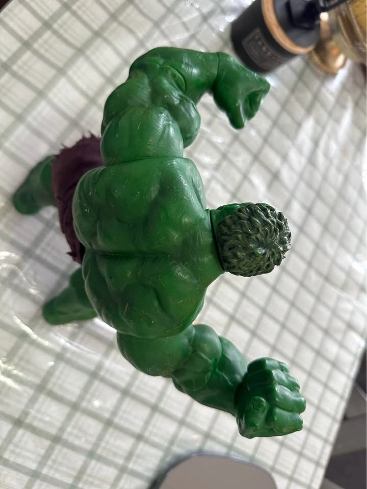 Marvel Legends Icons Hulk 12-Inch Action Figure - photo 3