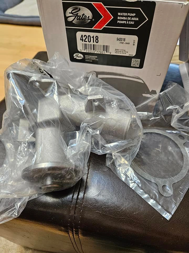 BMW E30 325I Water pump - photo 3