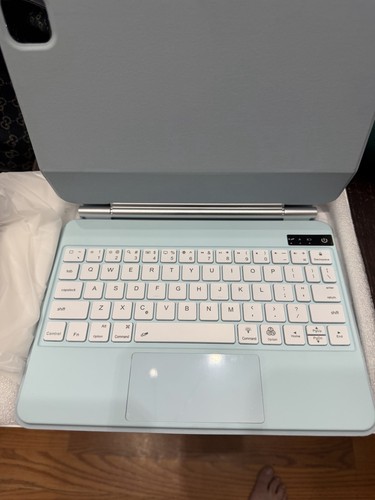 Magic Keyboard Case for iPad Air 3rd and 4th Generation - photo 2