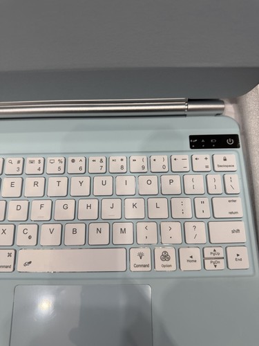 Magic Keyboard Case for iPad Air 3rd and 4th Generation - photo 3