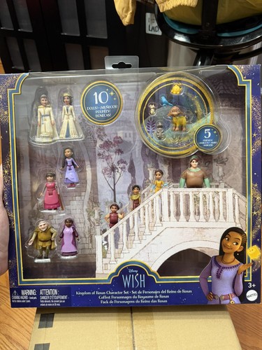 Disney Wish Kingdom of Rosas Character Set with 10+ collectible