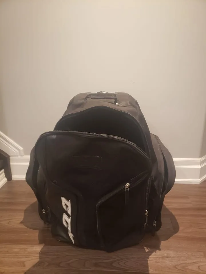 CCM Hockey Backpack Bag image indicator(3)