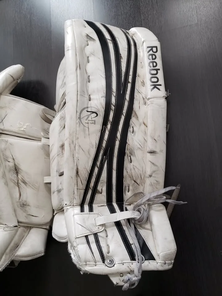Reebok P14 32 + 1 Goalie Pads image indicator(2)