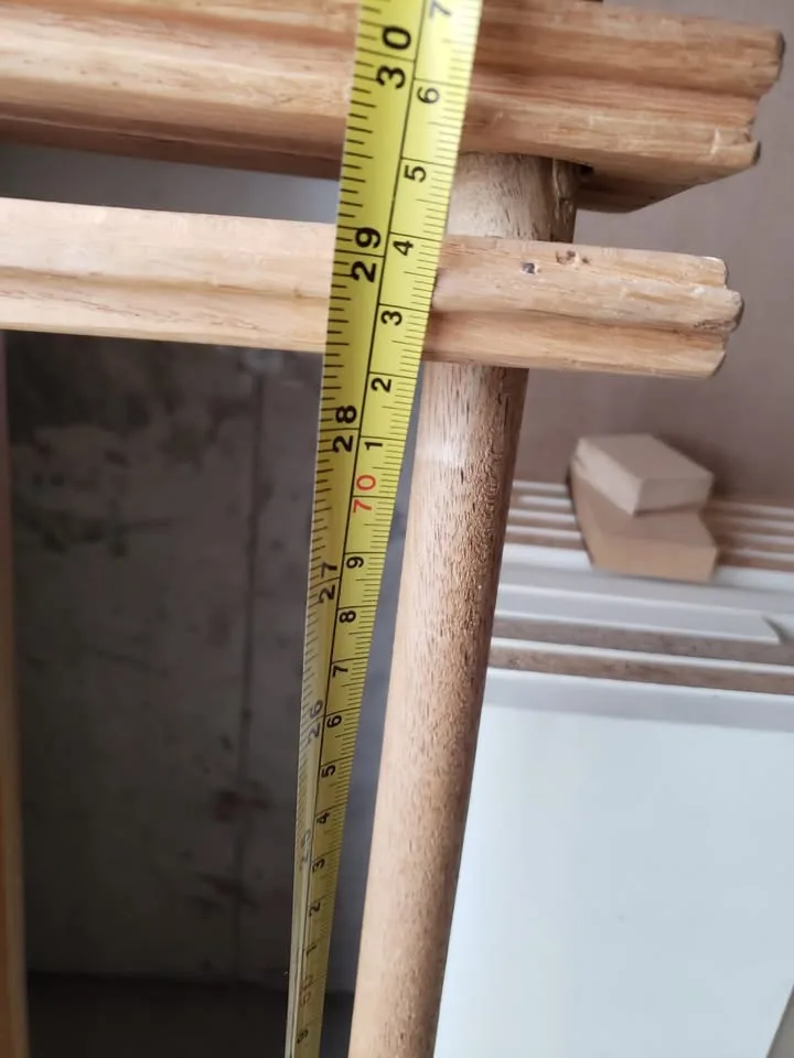 Extendable Pressure Mounted Wooden Dog Gate image indicator(3)