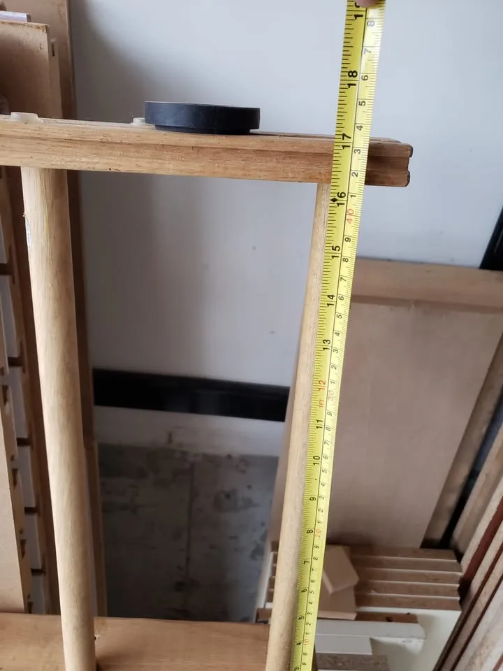 Extendable Pressure Mounted Wooden Dog Gate image indicator(4)