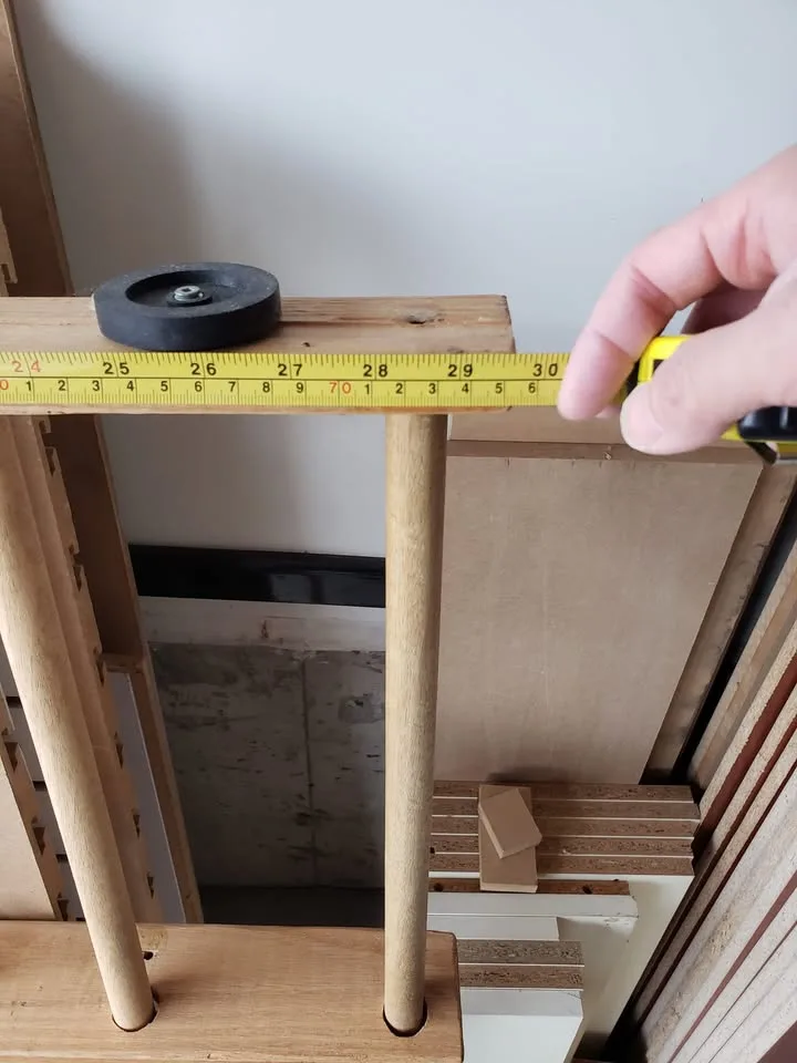 Extendable Pressure Mounted Wooden Dog Gate image indicator(6)