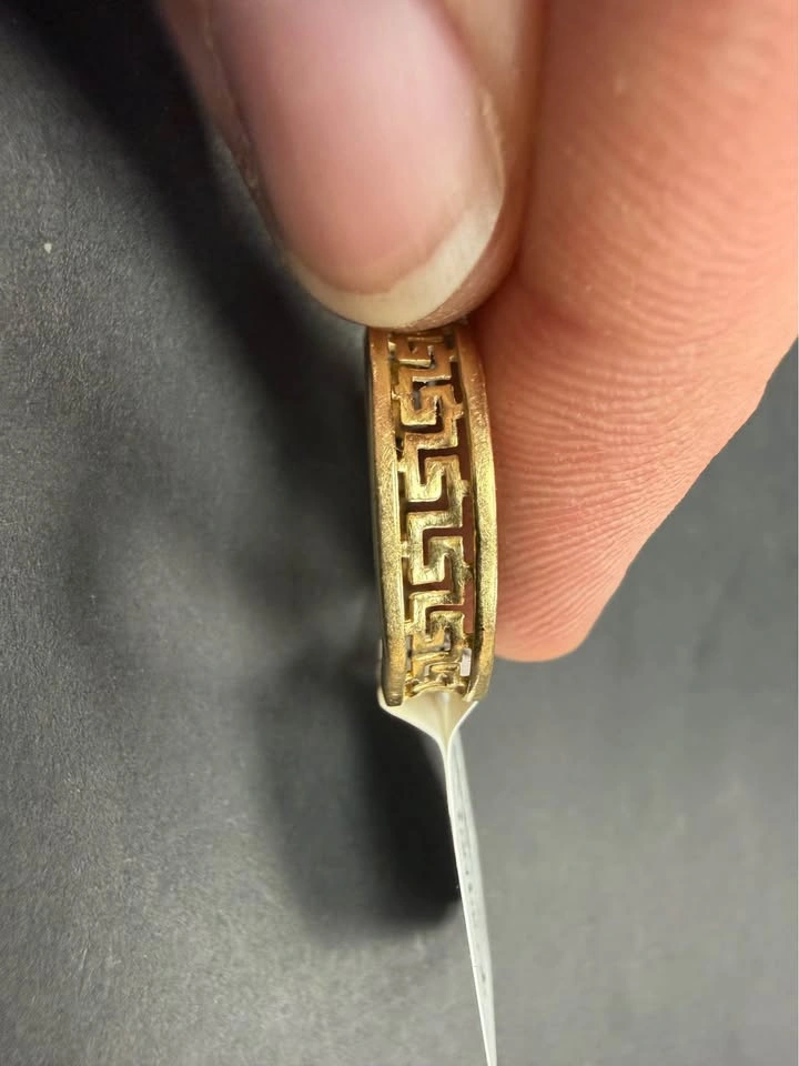 18KT 2.0GR Size 7.5 Ring - photo 2