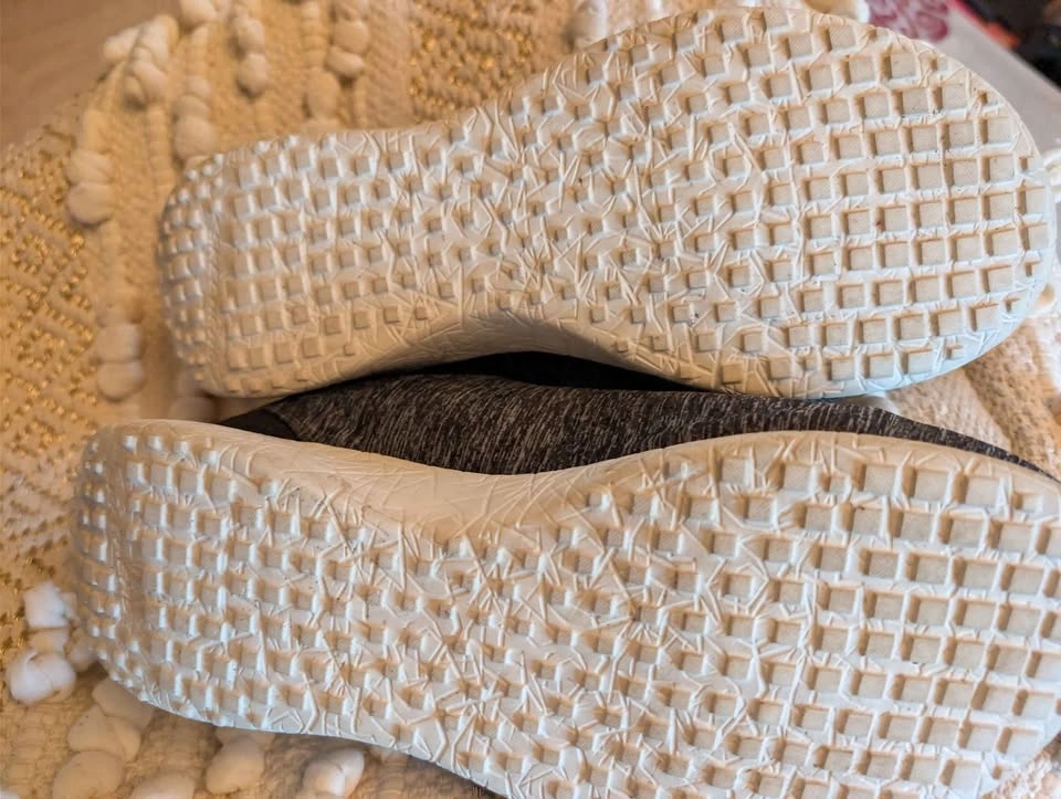 2 pairs of women's sneakers size 9 - photo 2