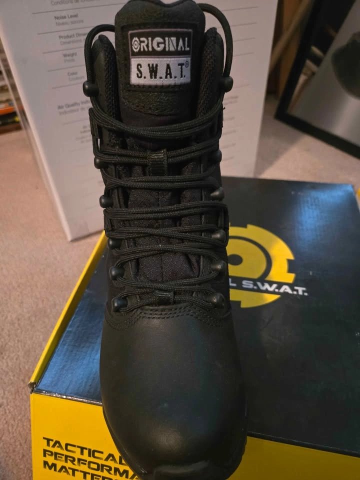 Original S.W.A.T. Alpha Fury 8" Waterproof Boots size 4 - photo 2