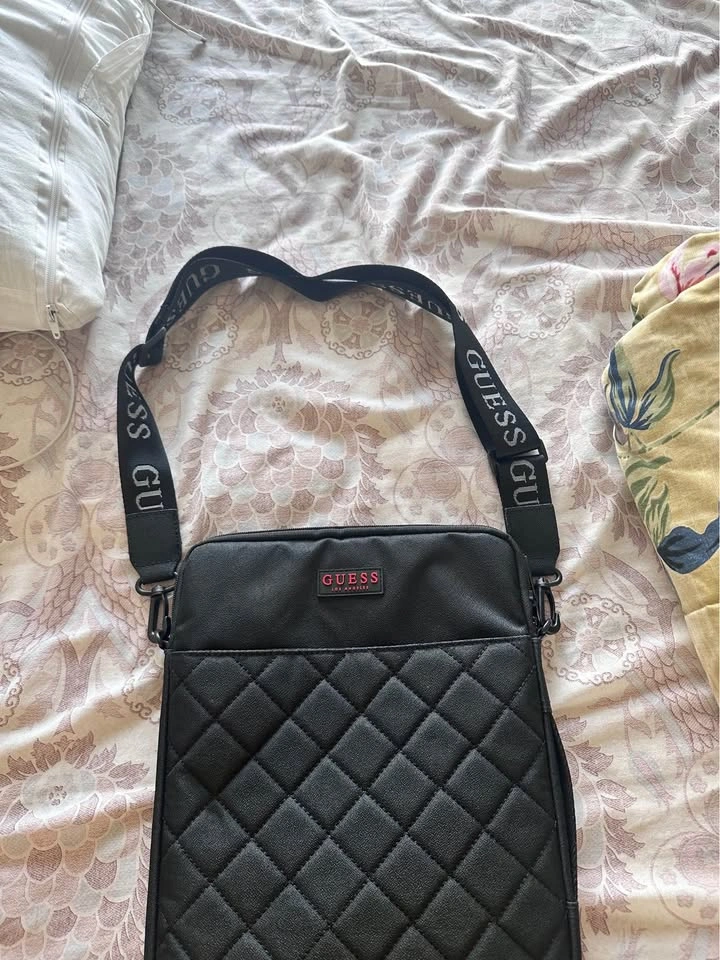 Guess Laptop/Tablet Shoulder Bag - photo 2