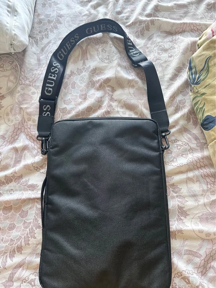 Guess Laptop/Tablet Shoulder Bag - photo 4