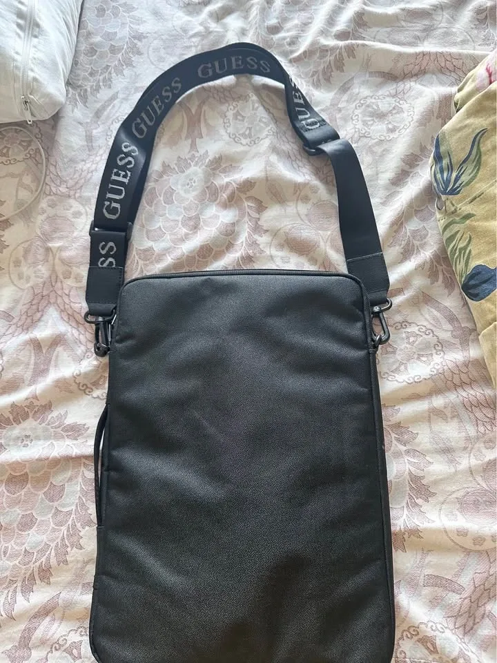 Guess Laptop/Tablet Shoulder Bag - photo 4
