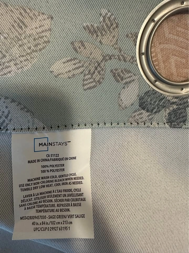 Moving sale: Printed green curtains ($10 each) - photo 3