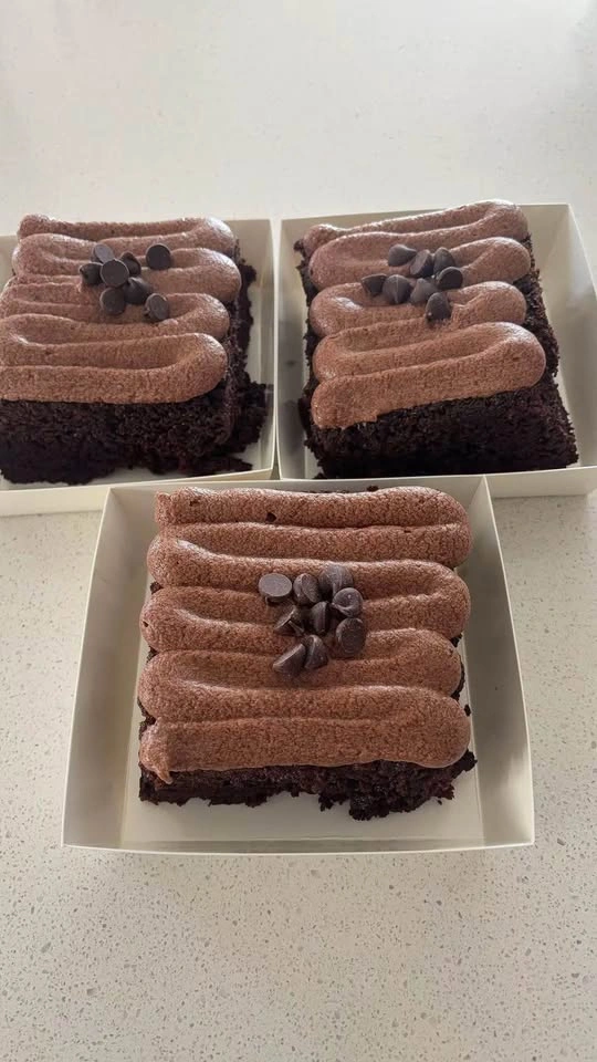 Chocolate cake slices - photo 3