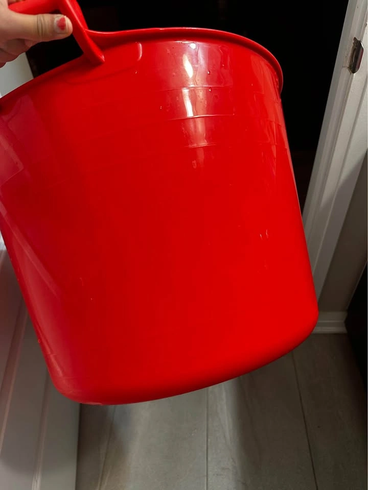 Moving sale: Baby bathtub with solid handles - photo 3