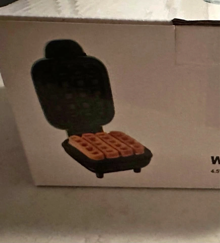 Moving sale: Mini waffle maker