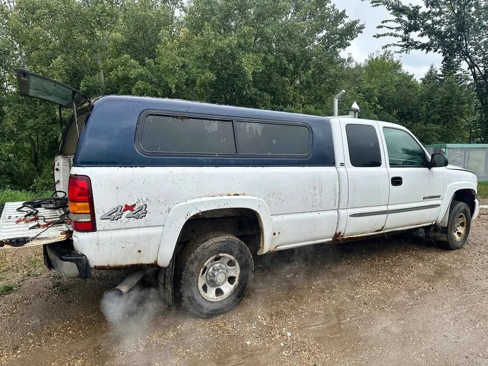 2003 GMC Sierra (Classic) 2500 HD Extended Cab - photo 2