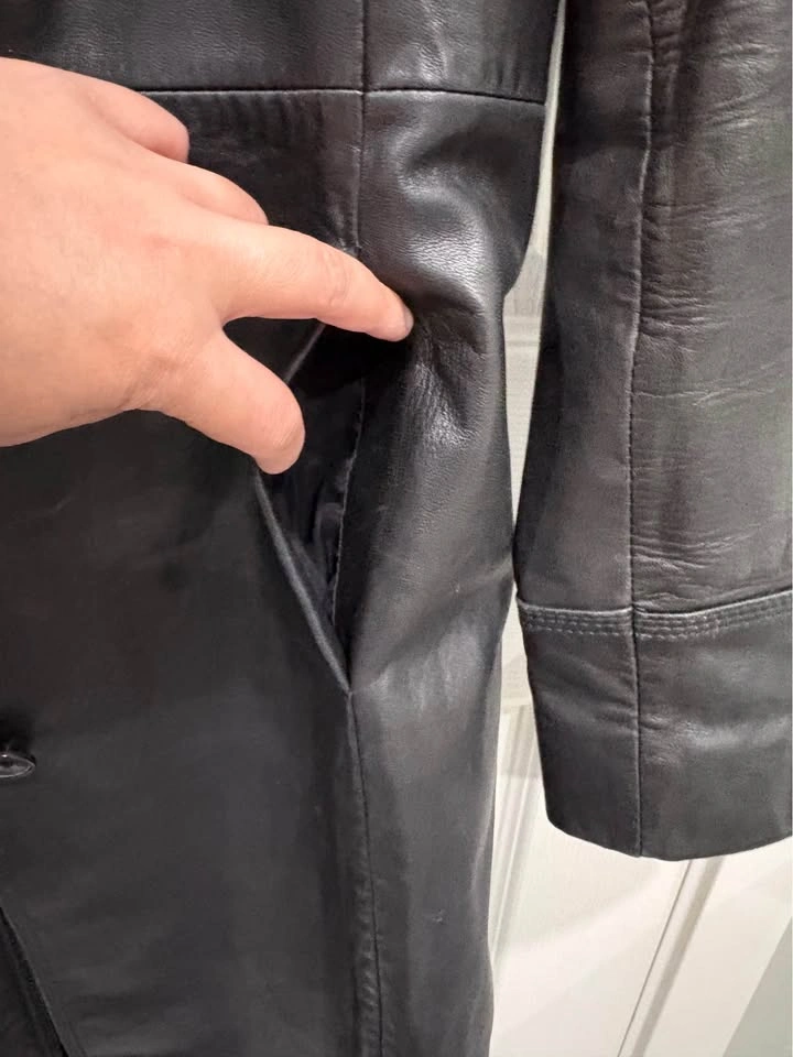 Danier Leather Trench Coat Size 4-6 - photo 5