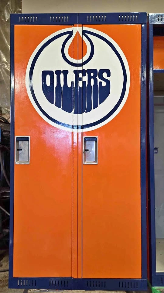 Custom Oilers Locker