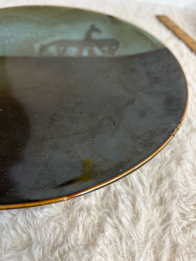 Vintage Heavy Ceramic Horse Plate 10” - photo 2