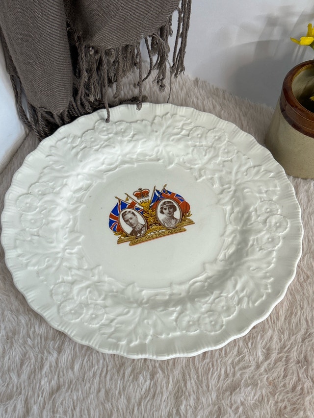 King George VI / Queen Elizabeth 1937 Alfred Meakin Plate