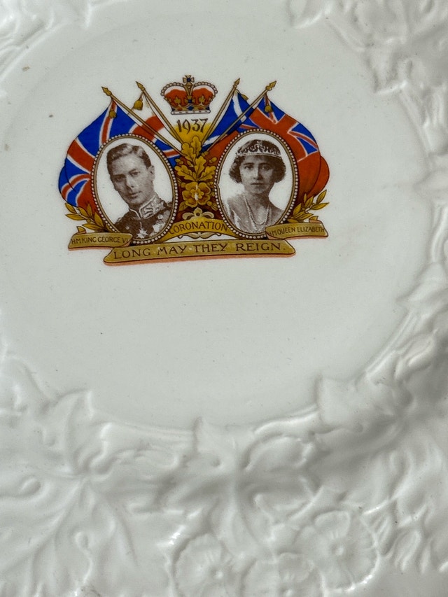 King George VI / Queen Elizabeth 1937 Alfred Meakin Plate - photo 2