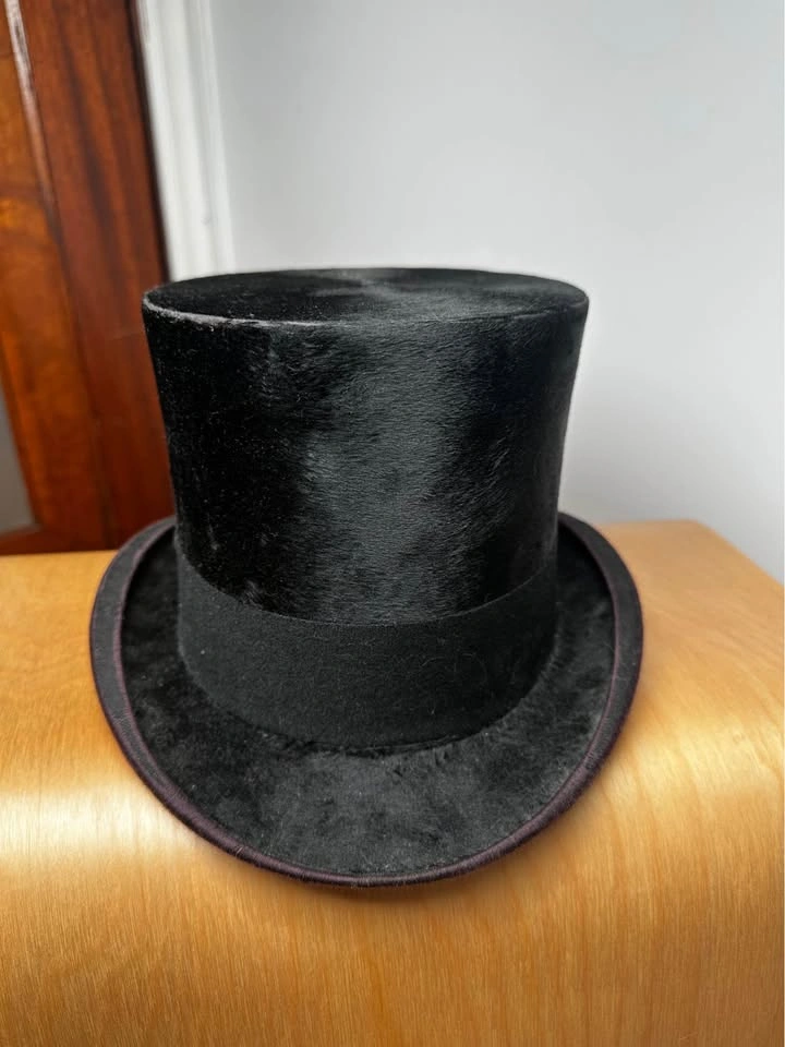 Antique Silk Plush Top Hat - Harman & Son London (Size 7 1/8) - photo 2