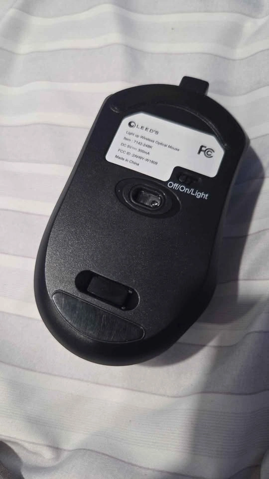 LEED'S Black Light Up Wireless Optical Mouse - photo 2