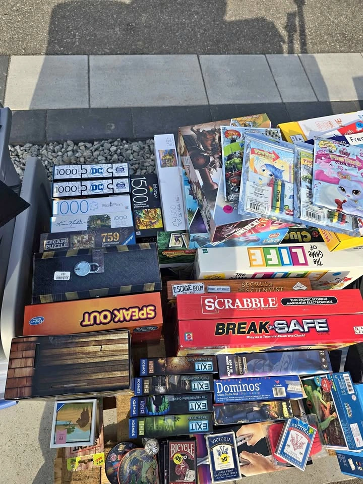 Board games (Exit, Scrabble, Domino's and more)