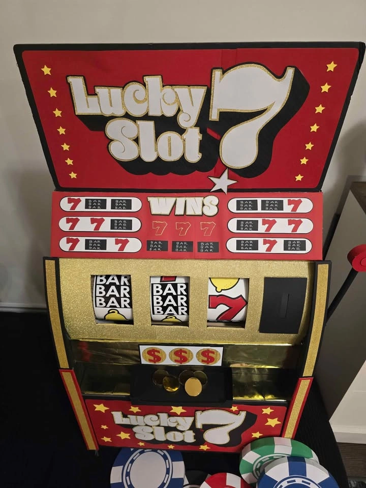 Lucky Slot 7 Casino Photo Prop Rental - photo 3