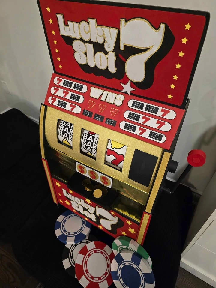 Lucky Slot 7 Casino Photo Prop Rental - photo 4