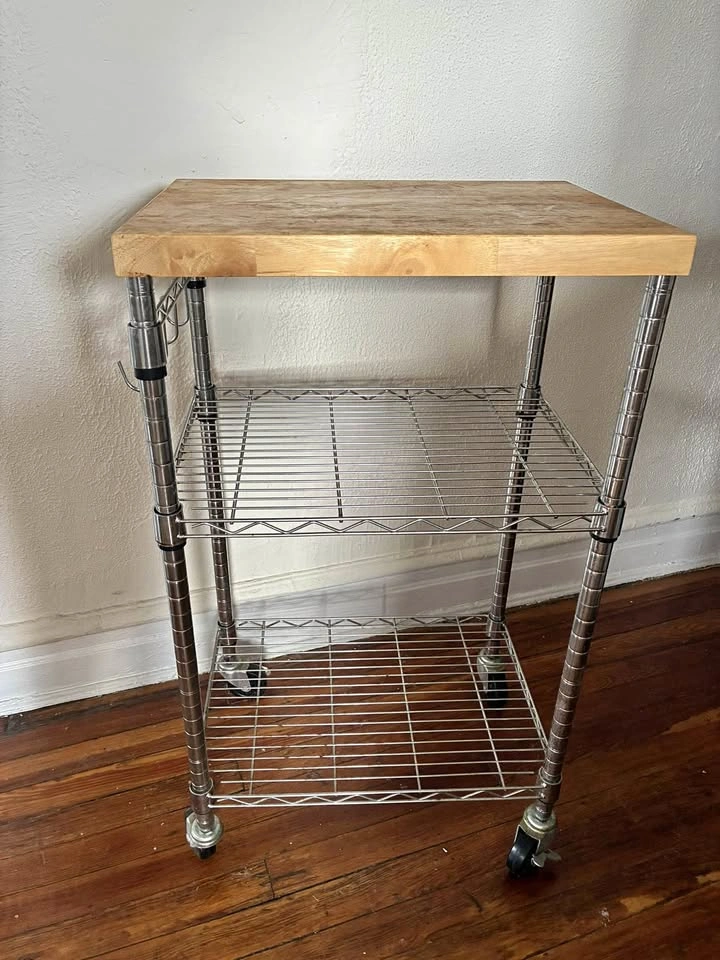Kitchen shelves with wheels