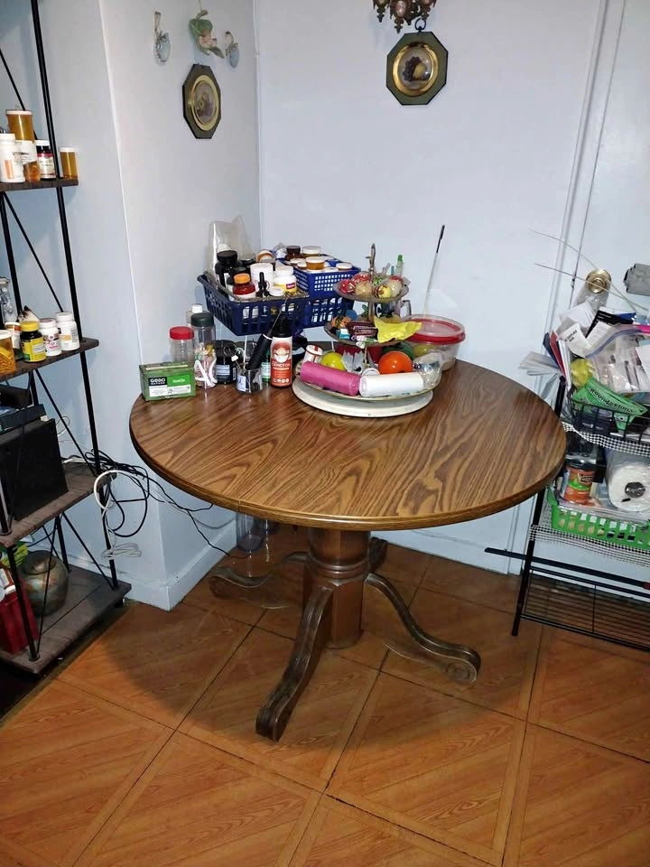 Wooden Round Pedestal Table with 4 Chairs