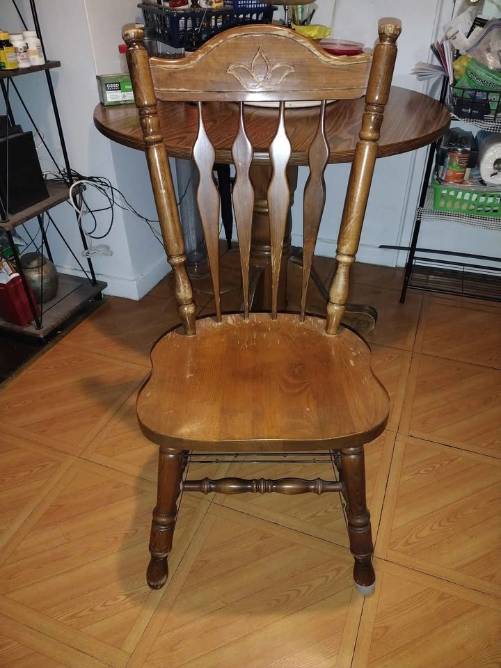 Wooden Round Pedestal Table with 4 Chairs - photo 3