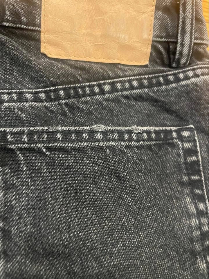Zara Women’s Black Denim Distressed High Rise Shorts Size 6 - photo 4