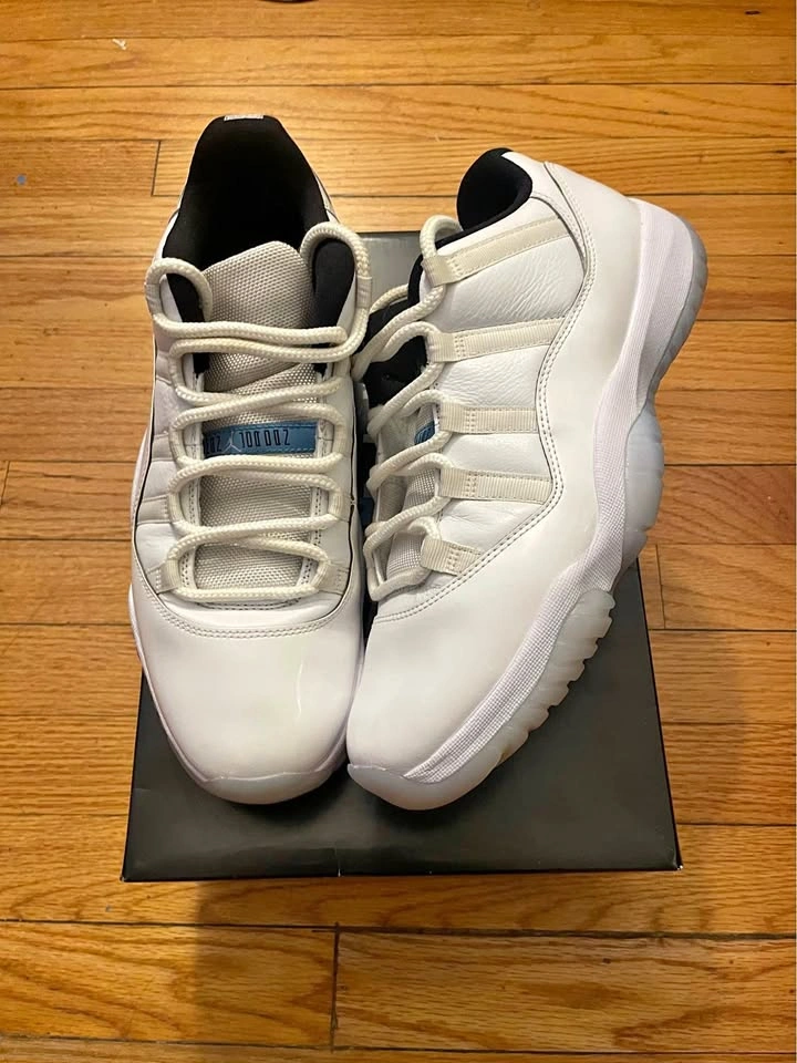 2021 Jordan 11 Retro Low Legend Blue Size 11 Excellent Condition