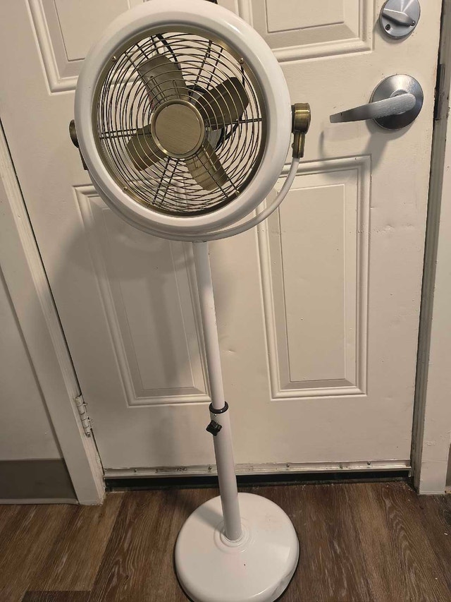 Holmes Pedestal Fan - photo 2