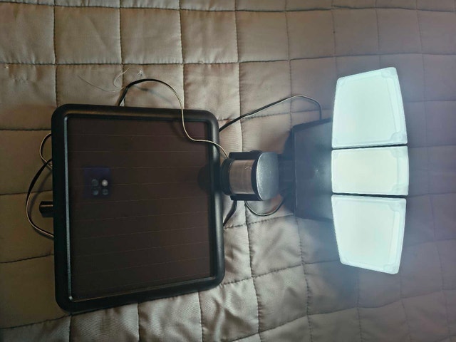 Solar Powered LED Motion Sensor Security Light - photo 2