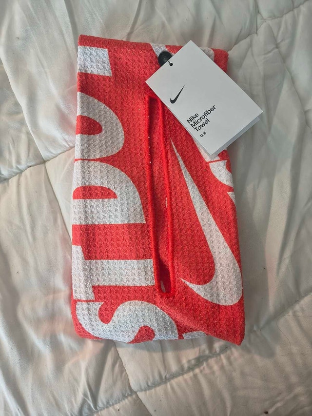 Nike Caddy Golf Towel