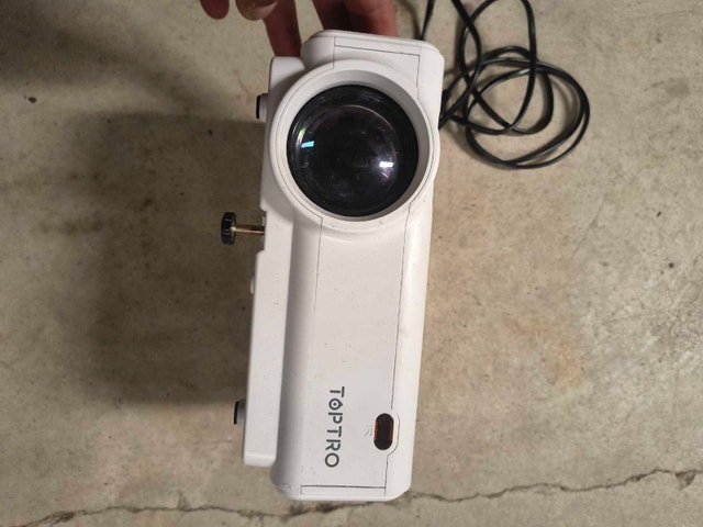 TOPTRO TR21 LED Projector - photo 2