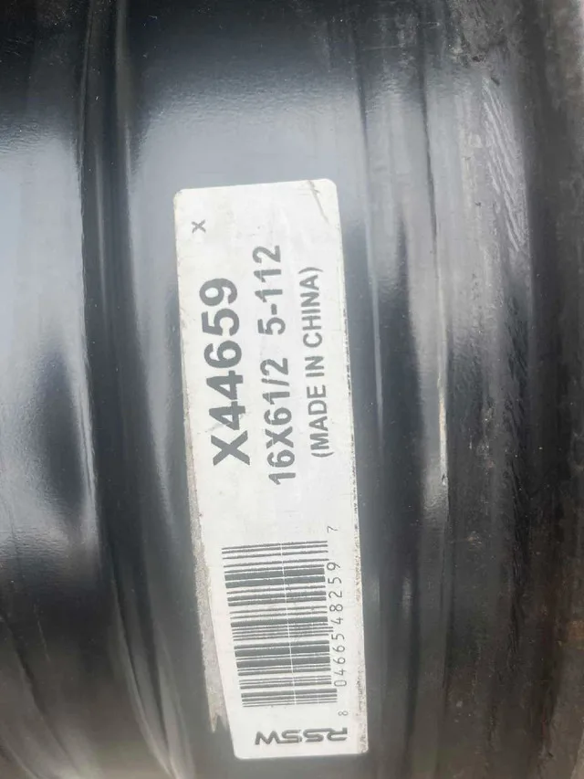 2 Tires on Rims and 4 Steel rims image indicator(2)