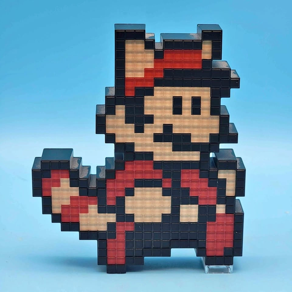 Pixel Pals Super Mario Bros 3 RACCOON MARIO 5.25" Light-Up Figur