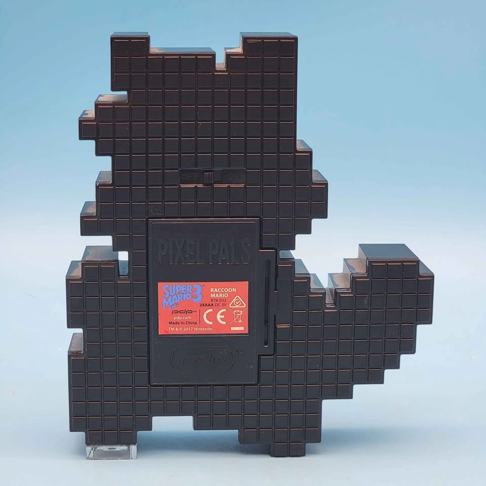Pixel Pals Super Mario Bros 3 RACCOON MARIO 5.25" Light-Up Figur - photo 2