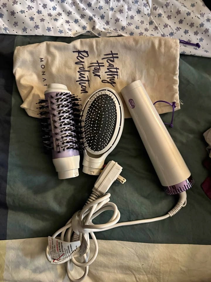 Monat Hair Styler Set with Interchangeable Brush Heads