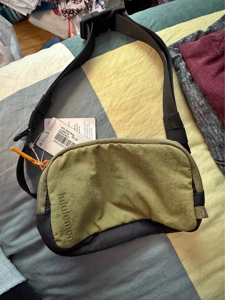 lululemon Mini Belt Bag