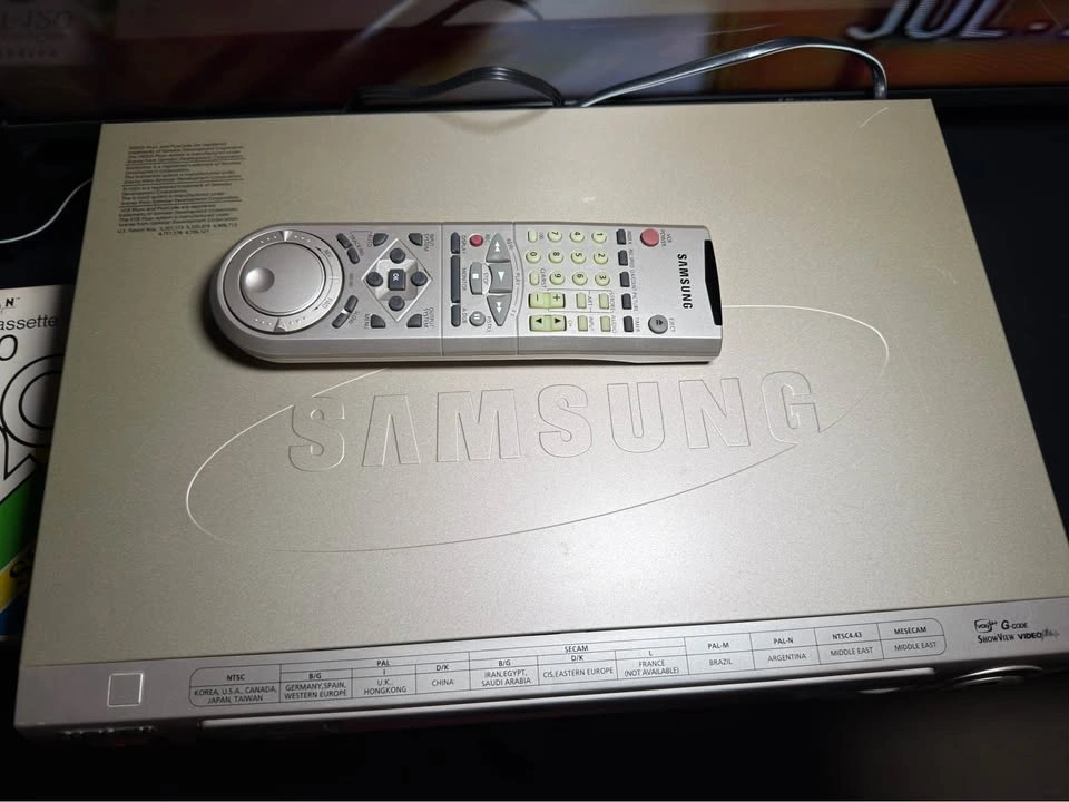 Samsung SV-5000W Multi-System VHS VCR Player w/ Remote - photo 2