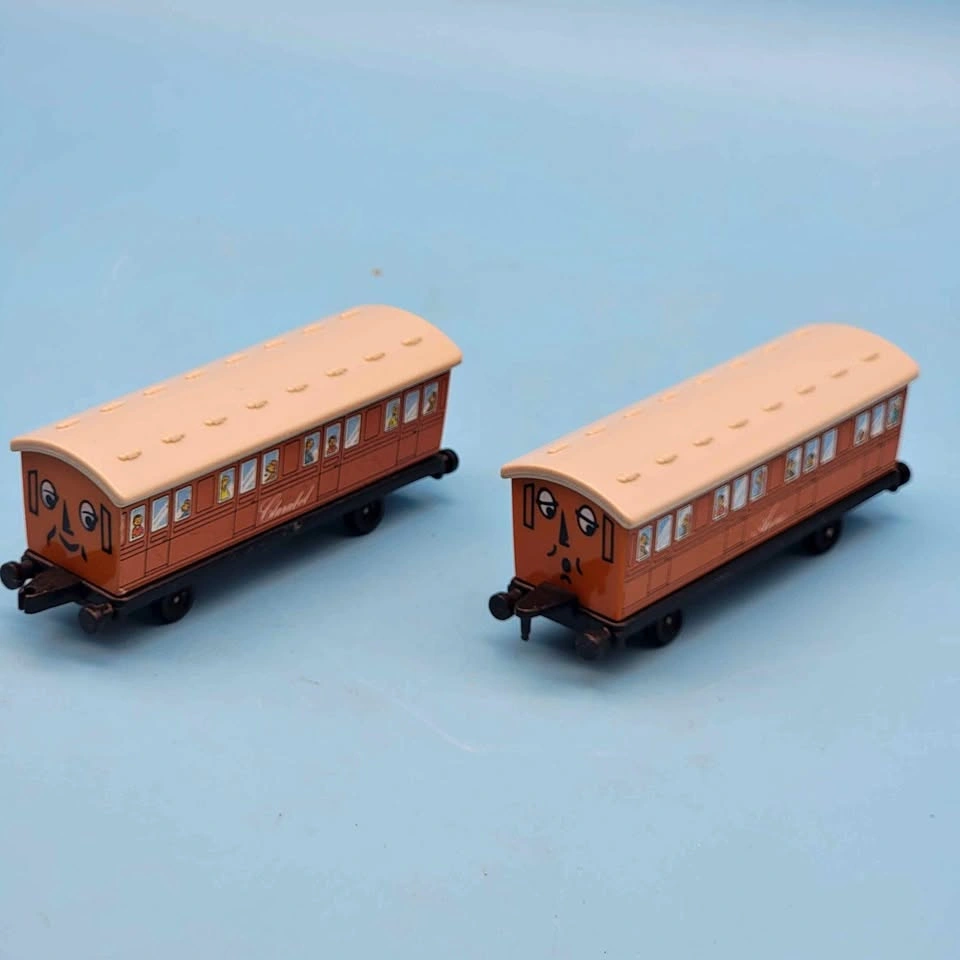 Thomas ANNIE & CLARABEL (1987) Coaches ERTL 1:64 Scale Diecast