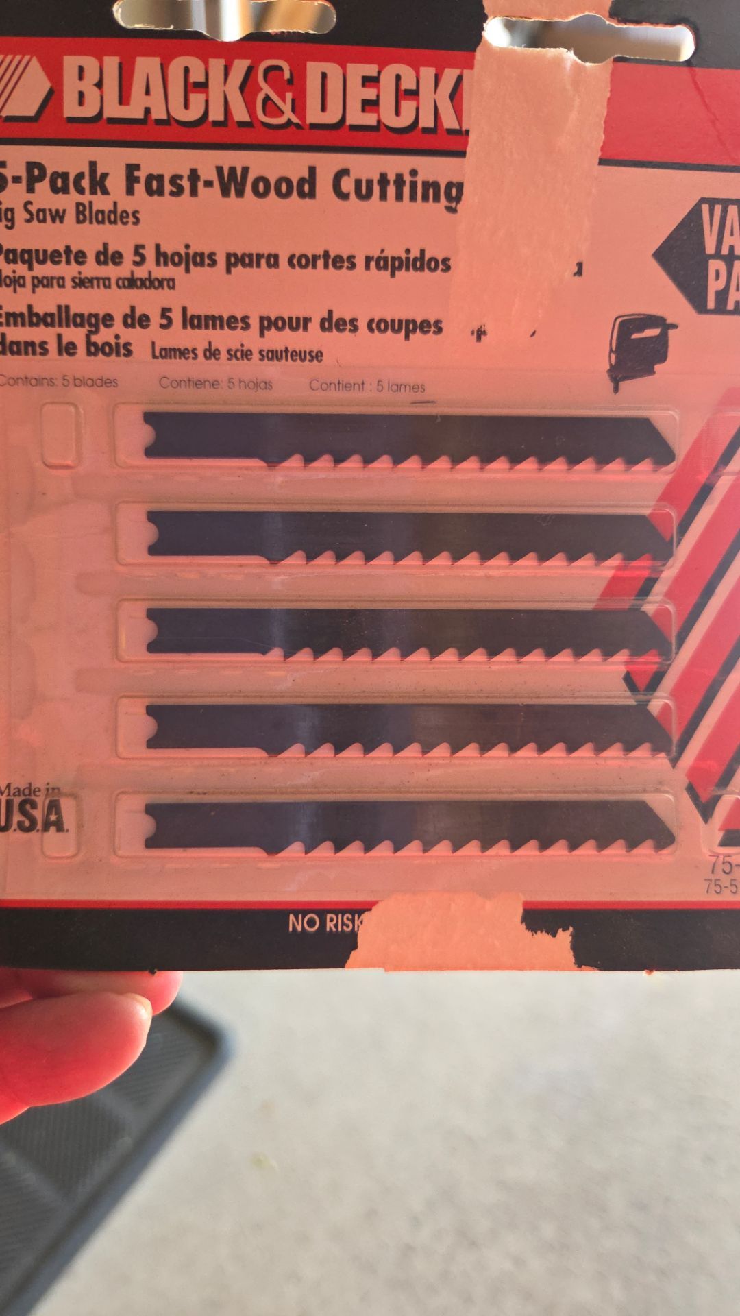 Black & Decker JS200 Jigsaw & 5 blades - photo 3