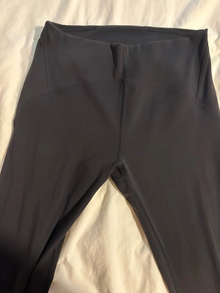 Lululemon Black Leggings size 6 - photo 2