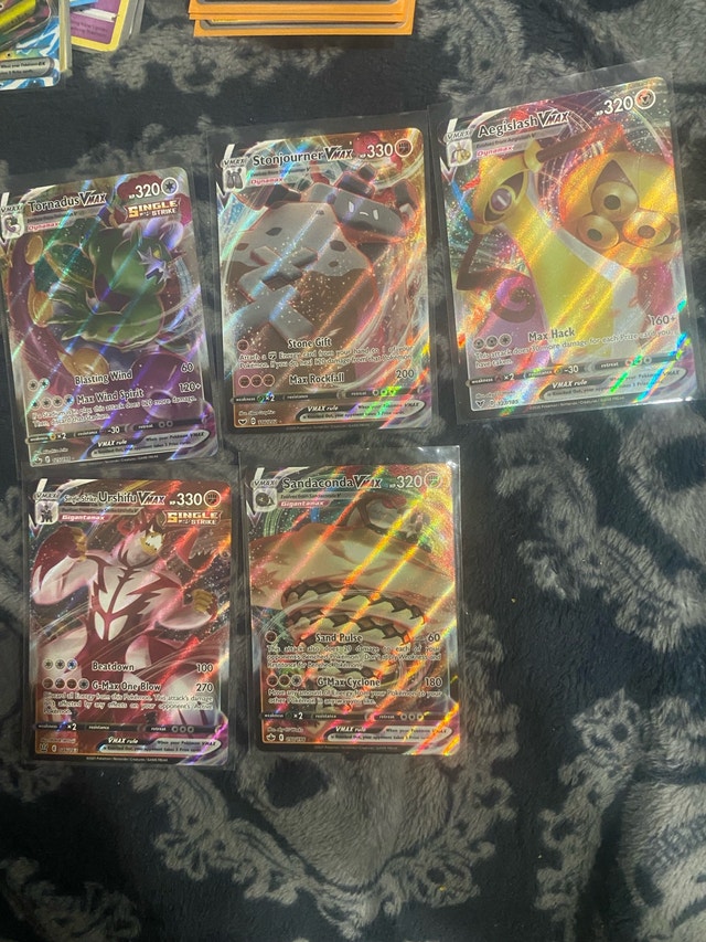 Pokémon EX GX V & VMAX Cards - photo 3